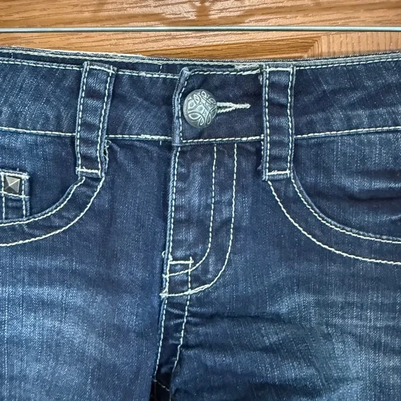 Daytrip Womens Denim Shorts Size 27 Dark Wash Embroidered Distressed Western - Picture 4 of 12